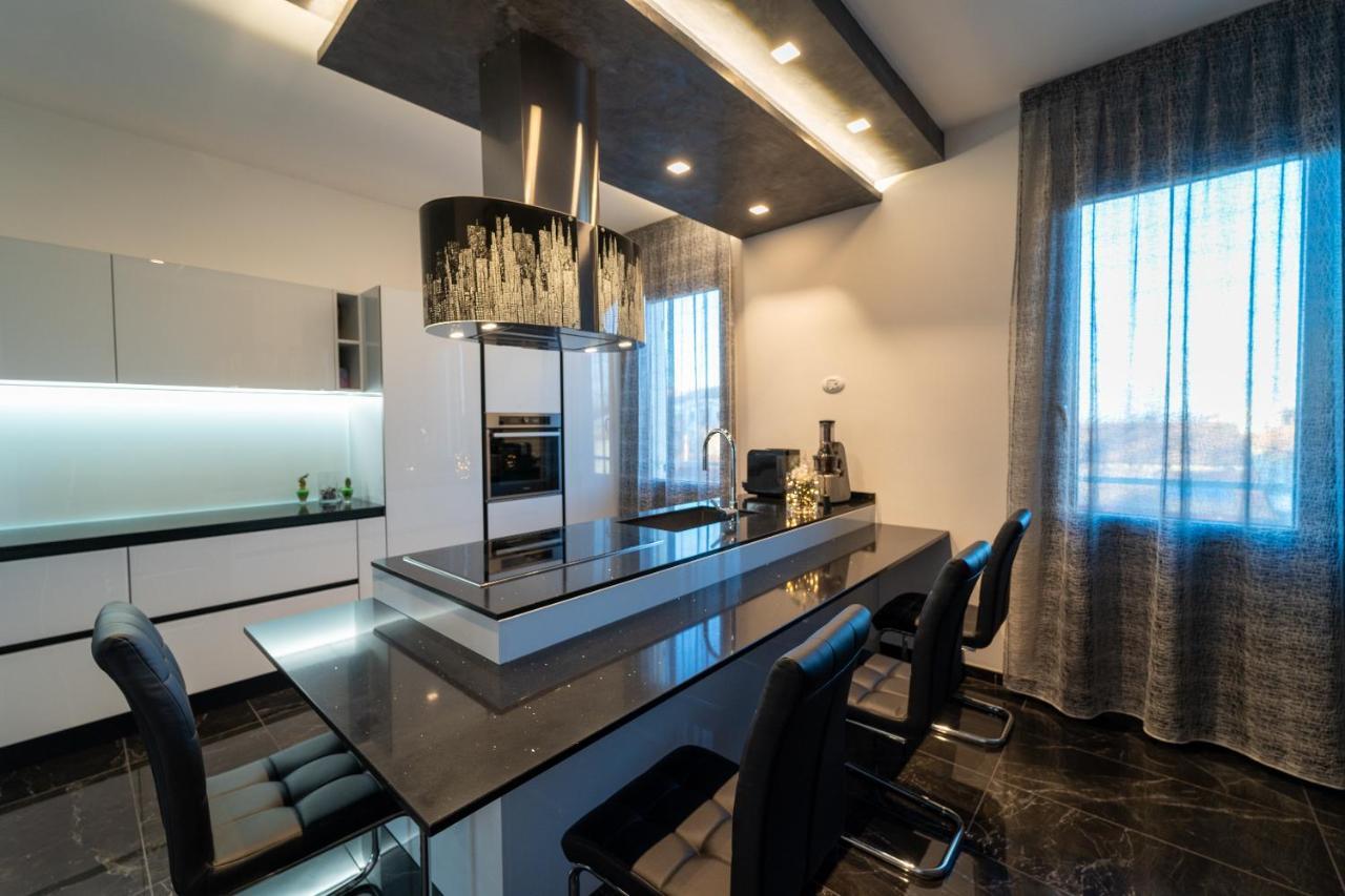 Mistica Space Apartment Reggio Emilia Exterior photo